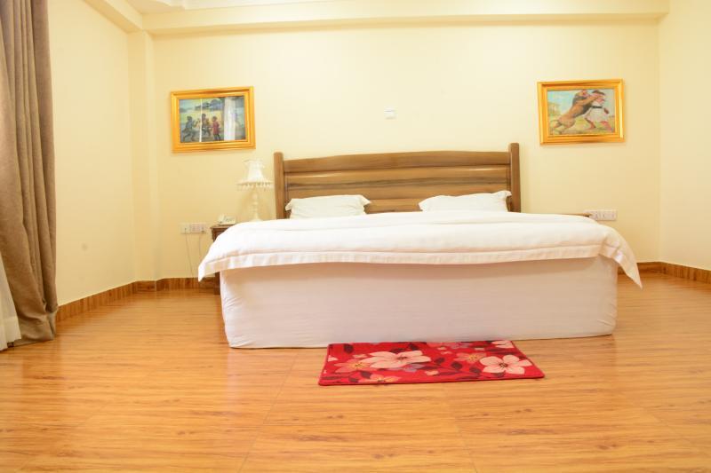 Ampomaah Hotel Accra Bagian luar foto